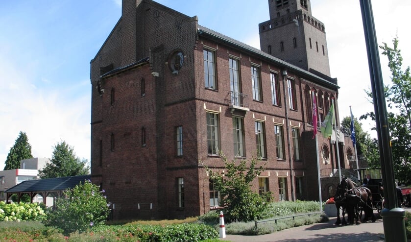 Besluit verduurzaming oude raadhuis uitgesteld. Foto: Bernhard Harfsterkamp