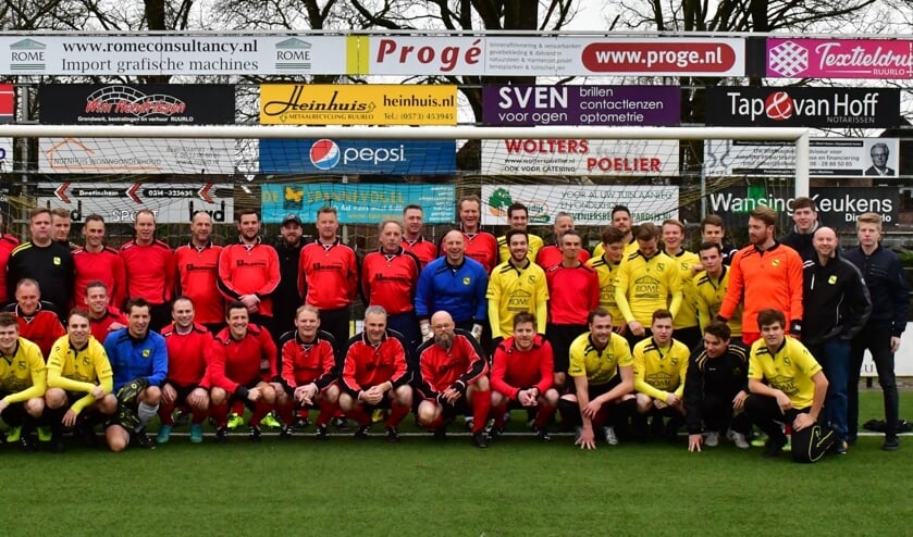 VV Ruurlo 1 en Oud VV Ruurlo 1 bij de Nieuwjaarswedstrijd 2019. Foto: PR