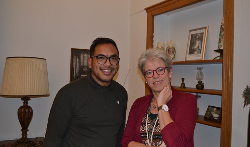 Mishael Pietersz (links) en José Kampshof bereiden de week voor. Foto: Leander Grooten