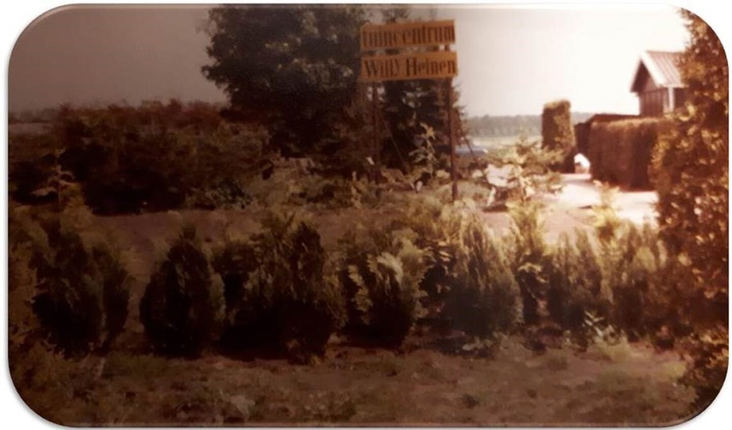 Het bord, dat gemaakt werd bij de start in 1983. Foto: eigen foto