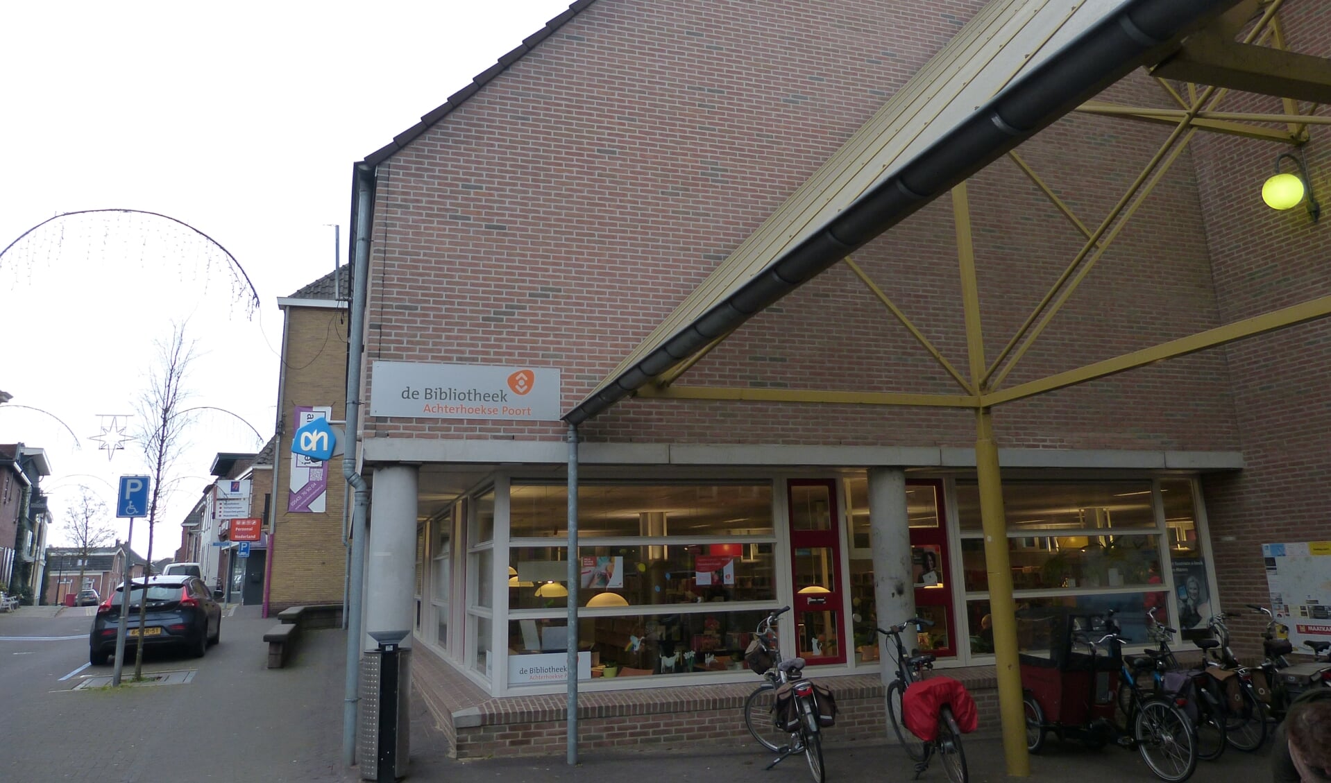 Bibliotheek wordt verplaats ten behoeve van uitbreiding supermarkt. Foto: Bernhard Harfsterkamp