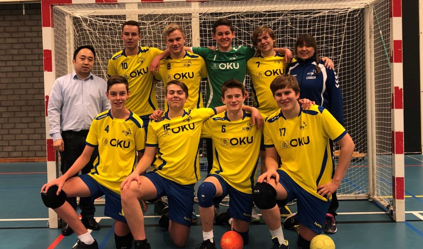 Nieuwe sponsoren voor HCW B-jongens. Foto: PR