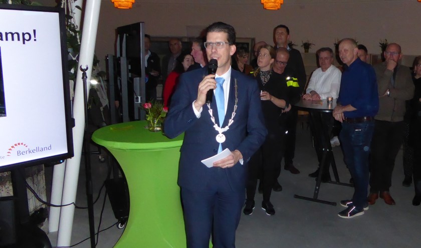Burgemeester joost van Oostrum tijdens zijn nieuwjaarstoespraak. Foto: Rob Weeber
