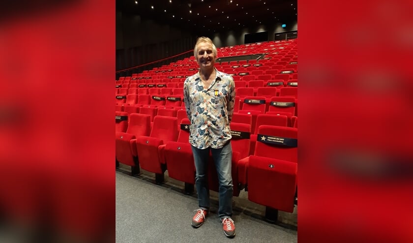 <p>Jan Ottink is blij dat mensen in zijn omgeving vinden dat hij deze koninklijke onderscheiding verdient. Foto: Rudi Hofman</p>