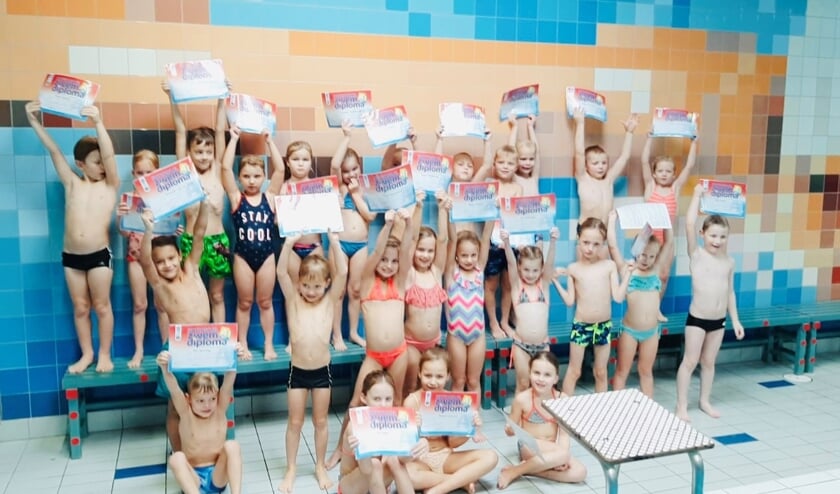 <p>Geslaagd voor je zwemdiploma! Foto: PR AquaFit</p>