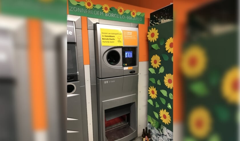 Bij de flessenautomaat wordt de klant geattendeerd op de mogelijkheid tot doneren. Foto: PR