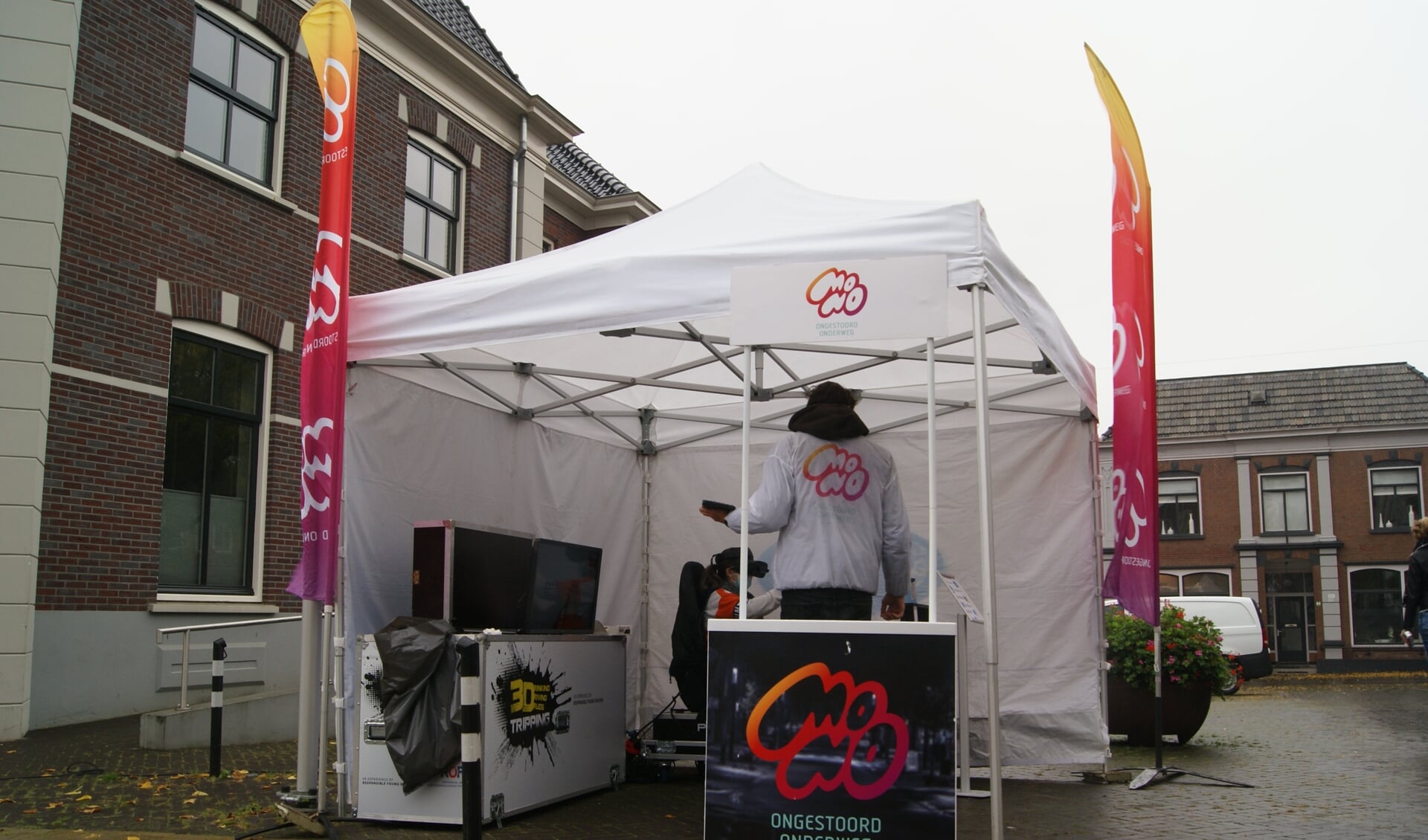 De pop-up stand van MONO in het centrum van Aalten. Foto: Eva Schipper