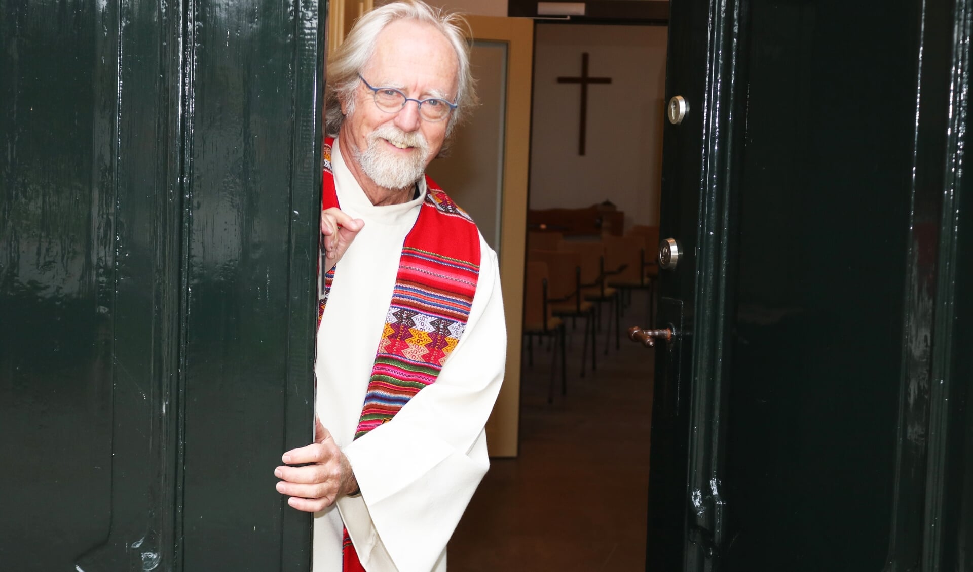 Over een paar weken kan pastor Jan Leijenhorst zijn toga aan de wilgen hangen. Foto: Arjen Dieperink