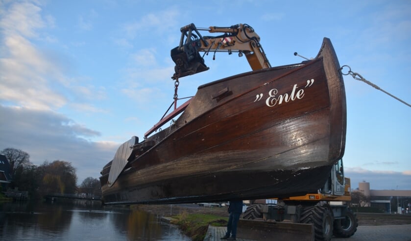 <p class="NieuwsKop2" pstyle="NieuwsKop 2">Berkelzomp uit het water. Foto: Hans Nieboer</p>