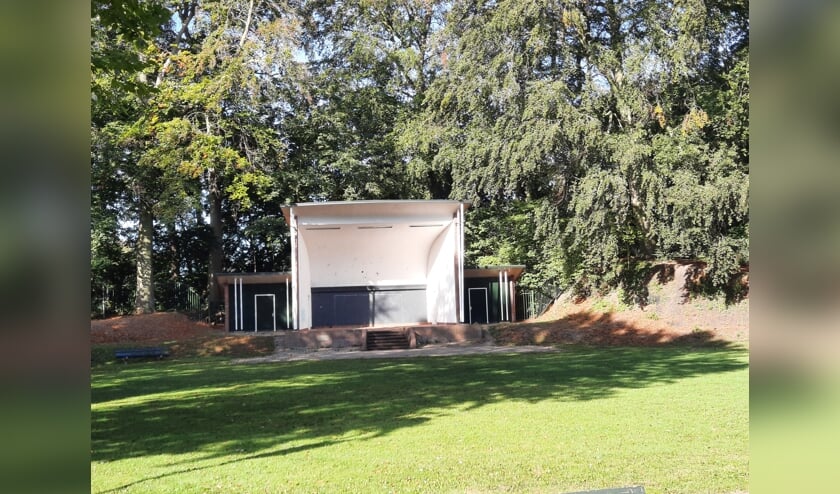 <p>De gemeente wil meer reuring in en rondom de Muziekkoepel aan de Maliebaan in Groenlo. Foto: Kyra Broshuis</p>