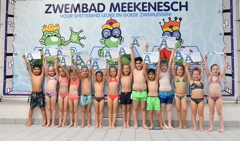 <p>Zwemdiploma A: Alen Militonyan, Alex Militonyan, Daan Schuurman, Daantje ten Have, Elin Temming, Fem Reukers, Maud Gijgink, Rosie Holweg, Tess Rensing, Thiago Morales Hildebrandt, Tieme Milder, Tygo Beerda, Vajèn Oolthuis en Yaïsa Morales Hildebrandt (in willekeurige volgorde). Foto: Meekenesch</p>