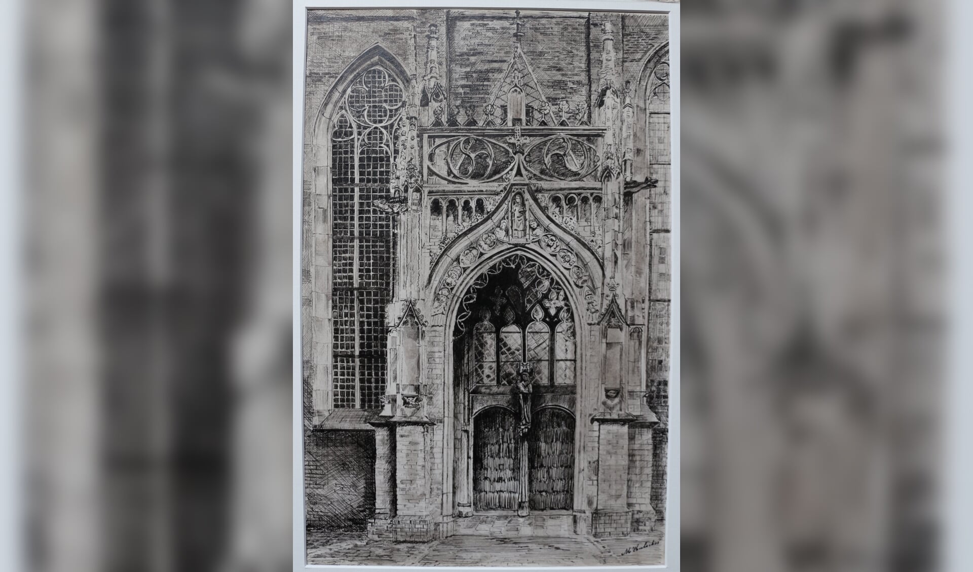 Pentekening (38x25 cm) gemaakt door M. Hulsebos van het Mariaportaal van de Walburgiskerk in Zutphen. Foto: Privécollectie