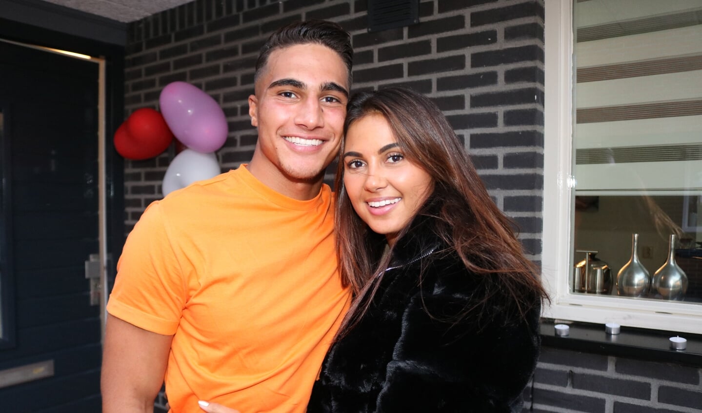 De winnaars van Love Island, Mert en Joan, werden in Lochem herenigd. Foto: Arjen Dieperink