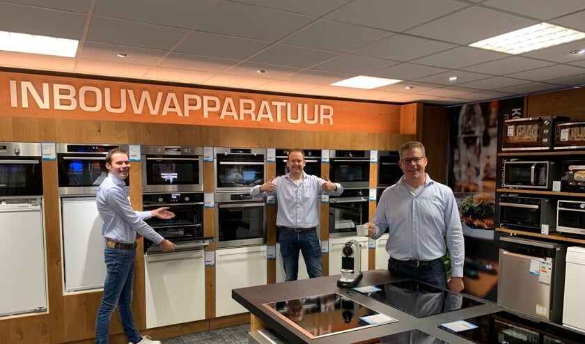 <p>Het team van Obbink Eibergen begroet iedereen graag in de nieuwe winkel. Foto: PR</p>