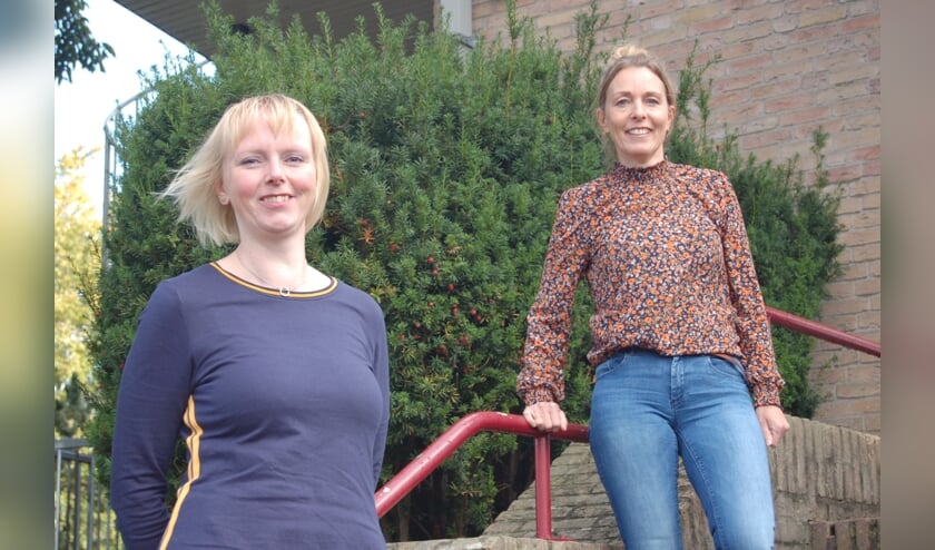 <p>Rechts: Desirée Heerdink, links: Kirsty Kruisselbrink. Foto Verona Westera</p>