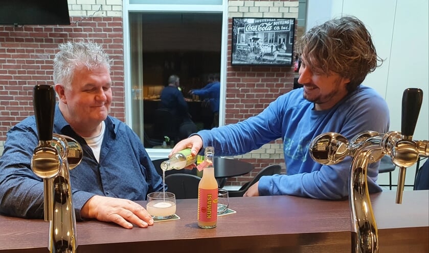 <p>"Als je er over schrijft moet je het ook zelf proeven," aldus Lars tegen onze correspondent.</p>