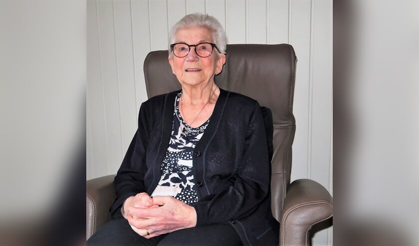 Marietje Reukers-Harbers (88) blikt terug op de Tweede Wereldoorlog. Foto: Theo Huijskes