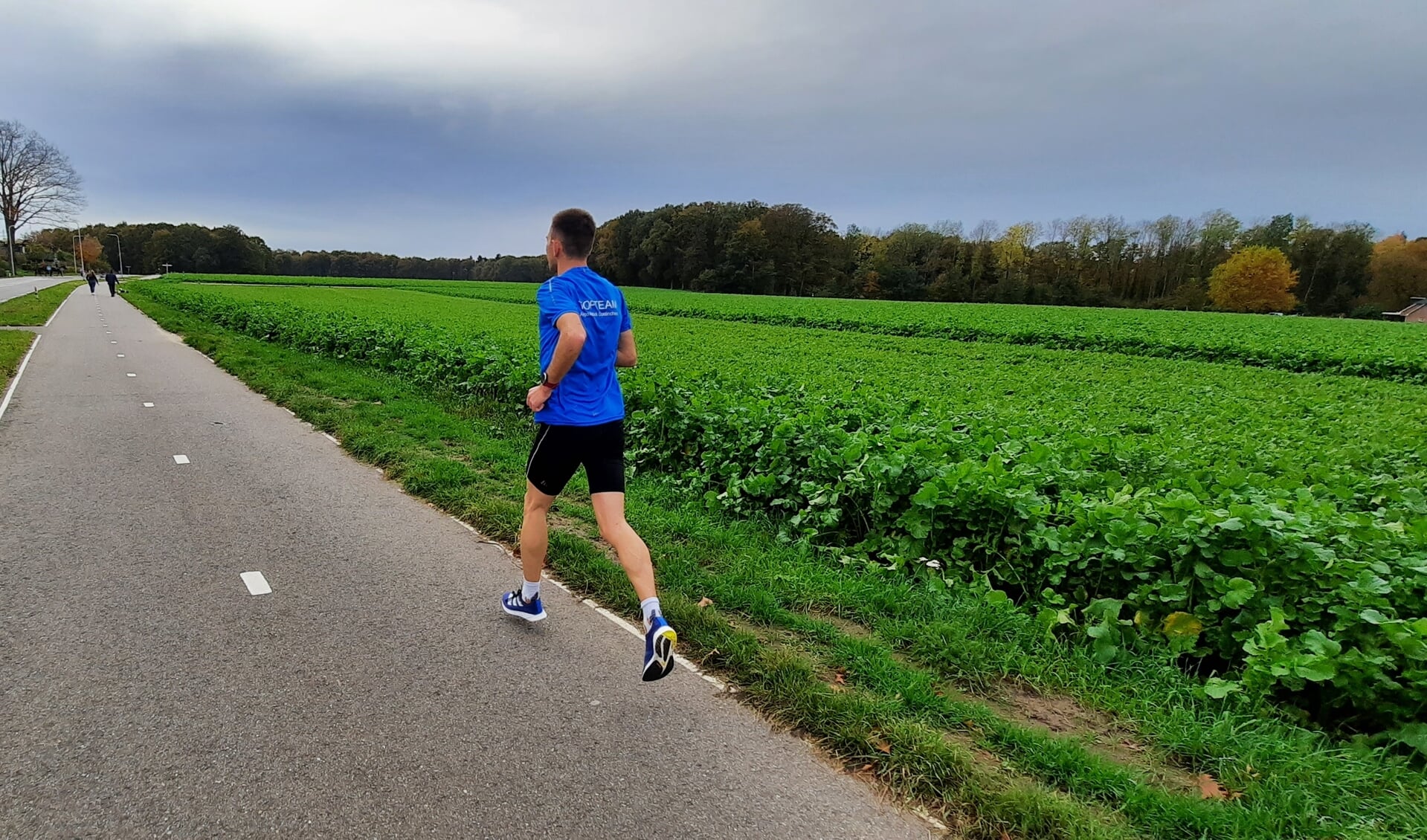 Jordy Kloet rent 5 kilometer in eigen omgeving. Foto: Luuk Nusselder