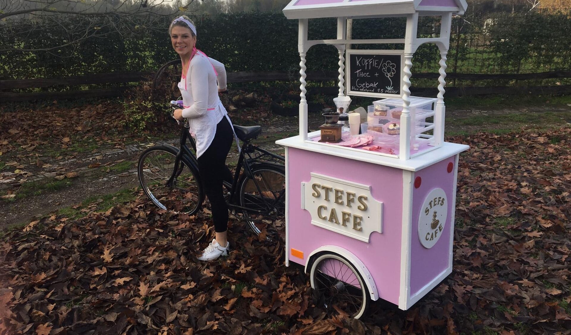 Stefanie Ahold met haar 'Stefs Café'. Foto: eigen foto