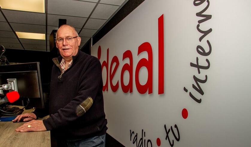 <p>Voorzitter van Radio Ideaal Lammert Blikman. Foto: Liesbeth Spaansen</p>