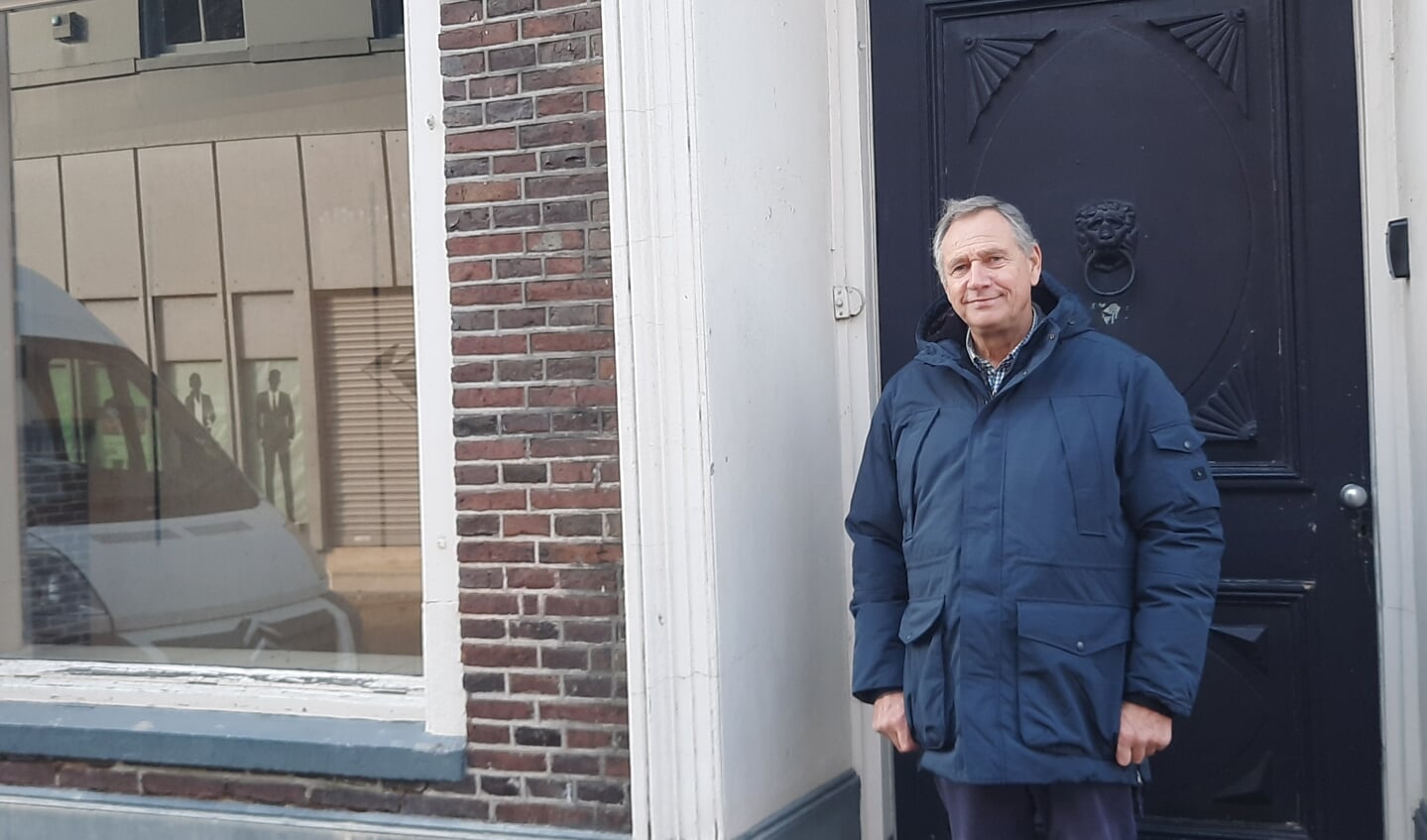 De drie panden van Arink aan de Mattelierstraat worden in oude staat herstel. Ook deze prachtige oude voordeur blijft bewaard. Foto: Kyra Broshuis