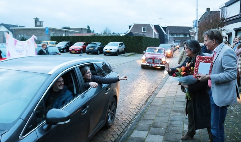 <p>Op gepaste wijze namen de collega's afscheid van het tijdperk huisartspraktijk Van Huijstee. Foto: Arjen Dieperink</p>