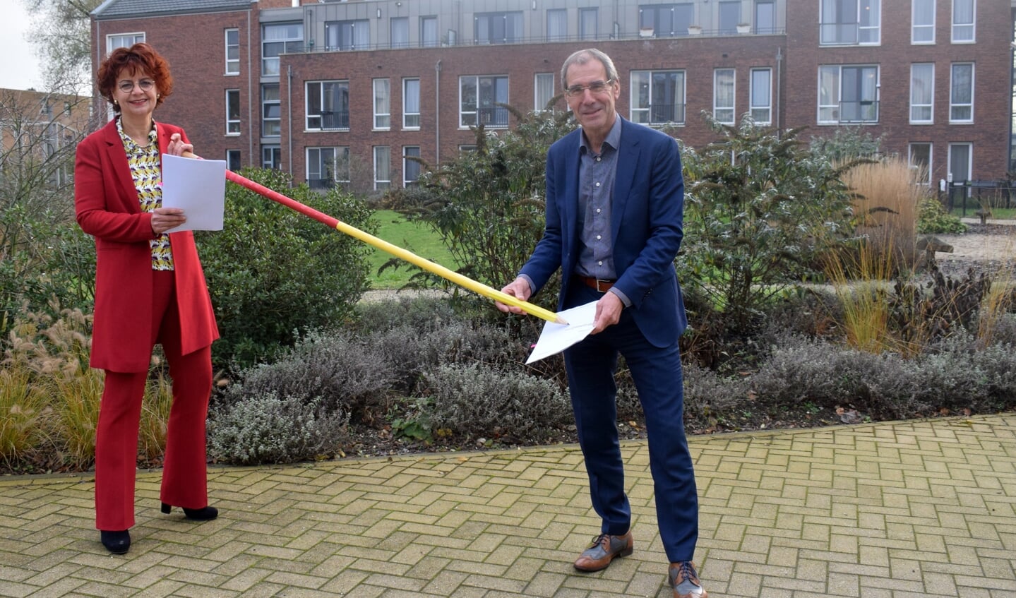 Hans Metzemaekers – bestuurder Azora en Aukje van Kalsbeek – bestuurder a.i. Markenheem. Foto: Jeroen Garritsen