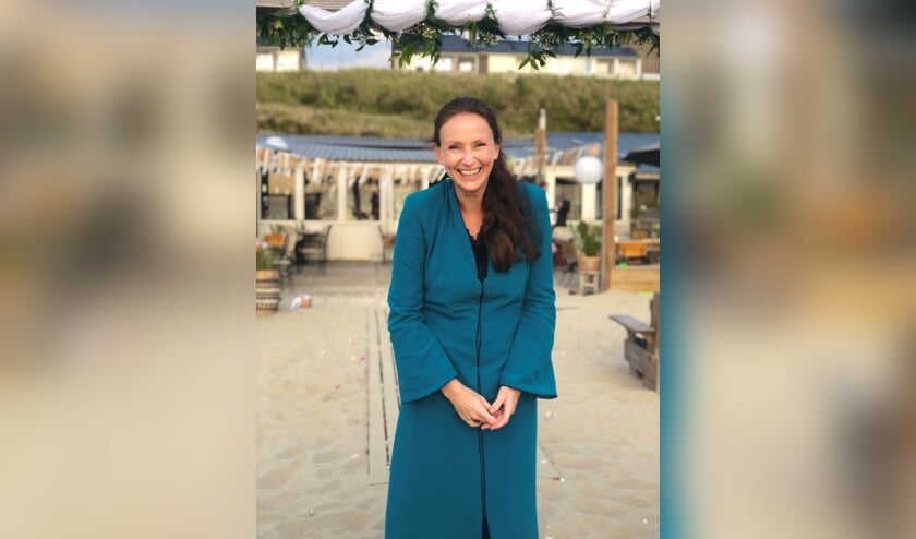 <p>Eva Schuurman trouwde in 2020 minder stellen dan vooraf gepland. Als een huwelijksvoltrekking doorging, gebeurde dat in aangepaste vorm. Foto: Meike van der Veer</p>