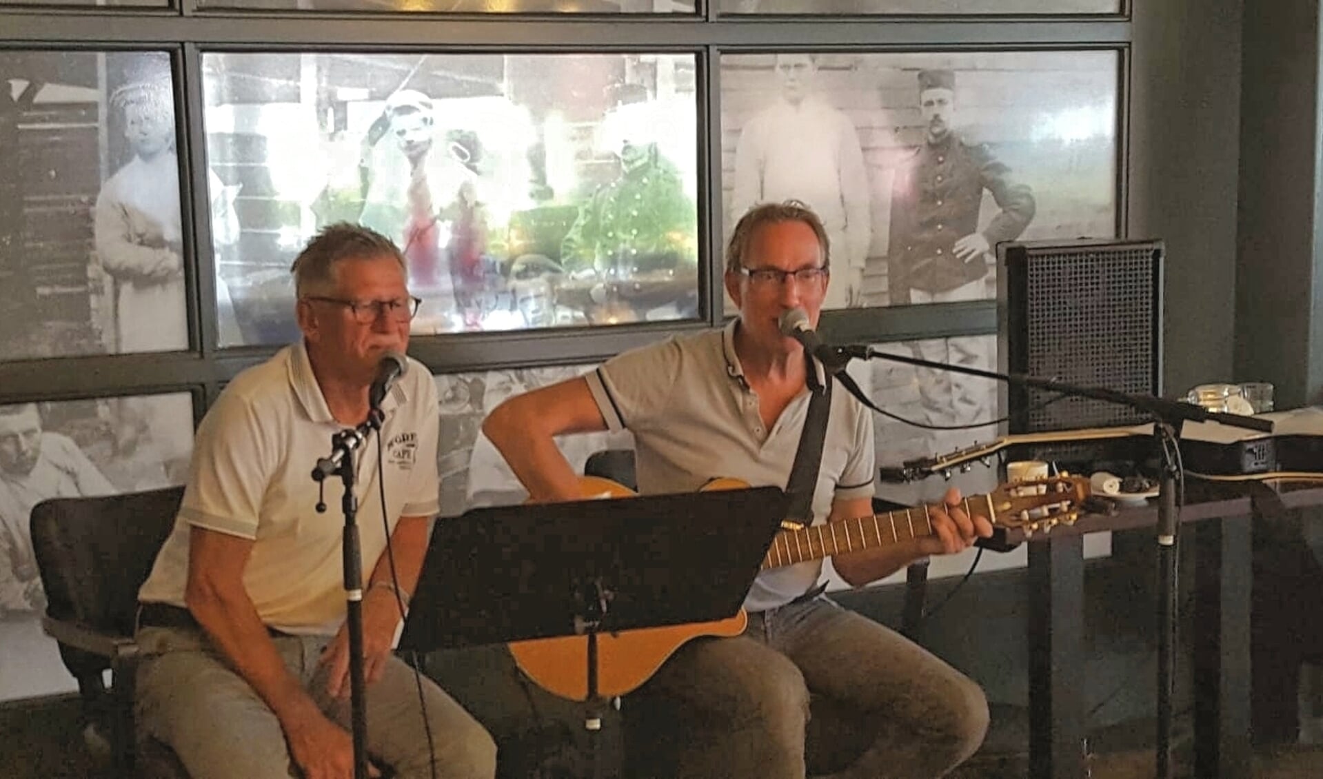 Theo Brinke (gitaar) en Henny Oesterholt (zang). Foto: PR