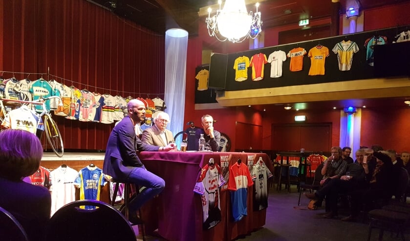 Vlnr. Rik Gockel, Mart Smeets en Tristan Hoffman tijdens de boekpresentatie november jl. Foto: Mark Ebbers