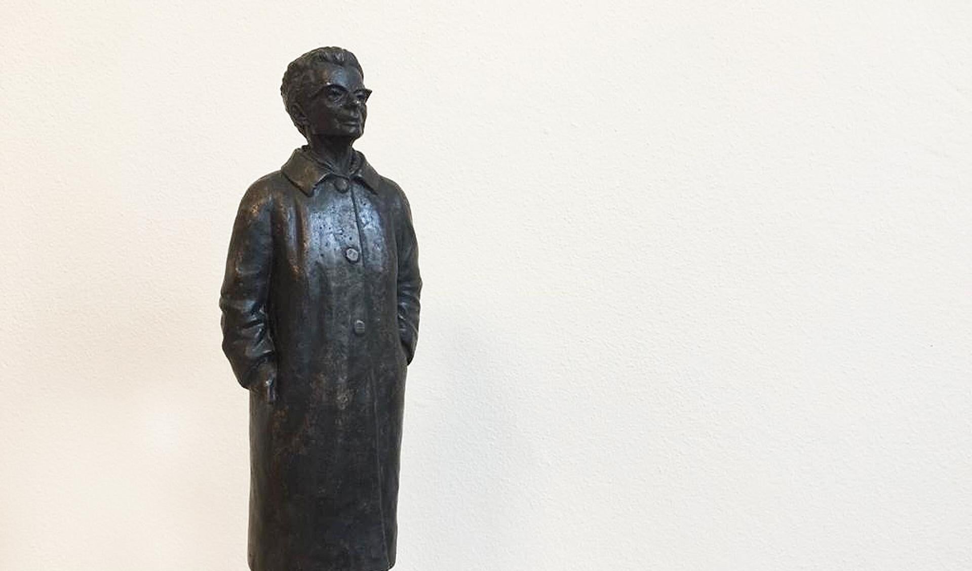De prijswinnaar van de Ida Gerhardt Poëzieprijs krijgt dit jaar een replica van haar beeld op de IJsselkade. Foto: PR