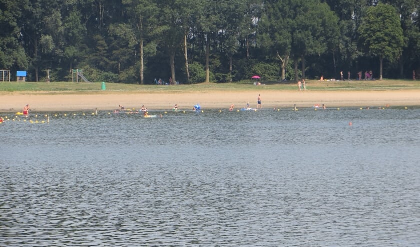 Openbaar zwemwater blijft bij de Slingeplas. Foto: Bernhard Harfsterkamp