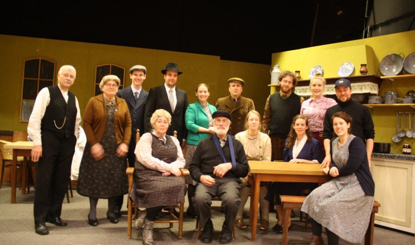 Een groepsfoto van de cast van 'Februari'. Foto: PR