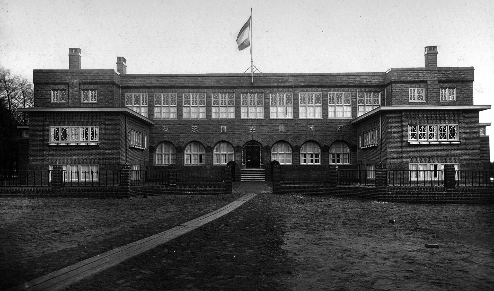 Vakschool voor Meisjes vlak na de bouw in 1921. Foto: Regionaal Archief Zutphen