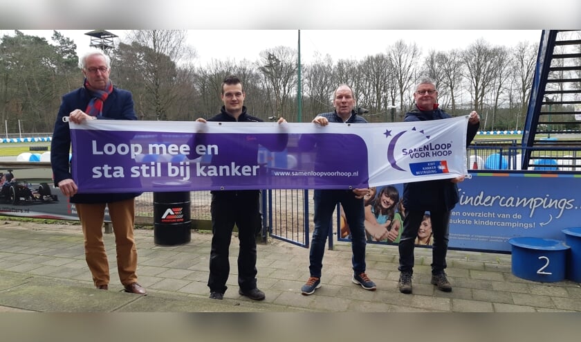 Foto bij Adventure Eefde, met v.l.n.r.: Pieter Heinstra, Eldino Mölders, Jos Bleumink, Albert Meijer. Foto: PR