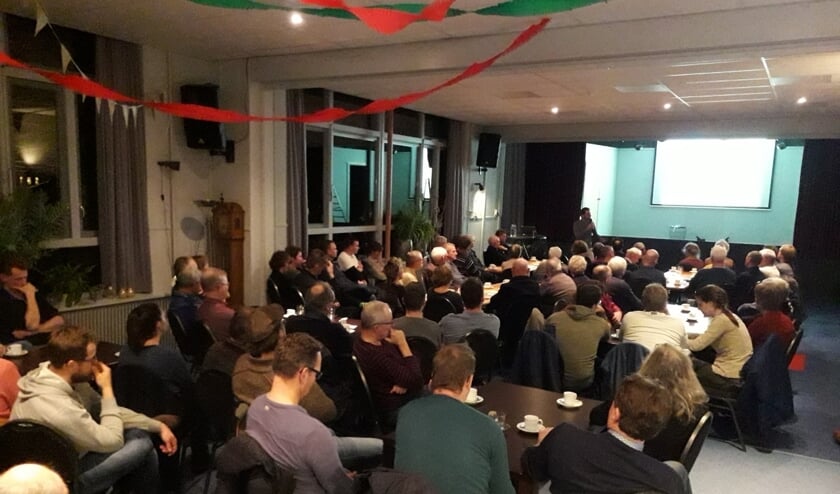 Een volle zaal in het Heidehuus tijdens informatieavond over Biodiversiteit. Foto: PR