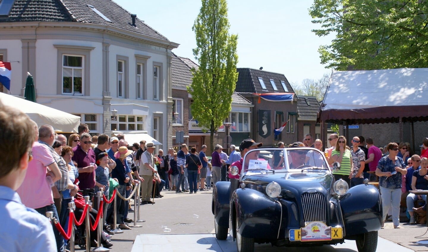 Meifeest in Aalten met oldimershow op Hemelvaartsdag. Foto: PR