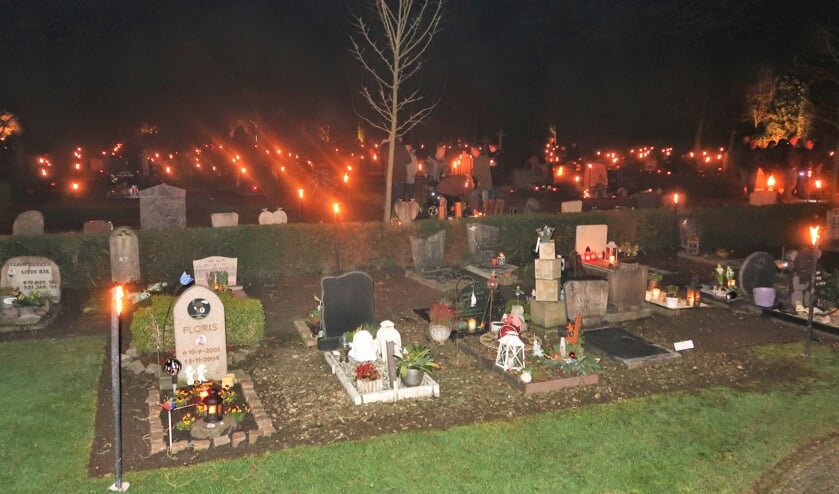 Een beeld van de vijfde achtereenvolgende lichtjesavond in Groenlo.