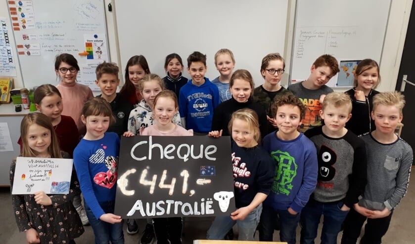 Groep 6 van 't Loo in Zelhem is trots op de opbrengst voor Australië. Foto: PR