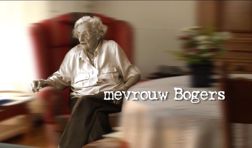 Mevrouw Bogers, die vanwege haar beginnende dementie met veel veranderingen geconfronteerd wordt. Foto: PR