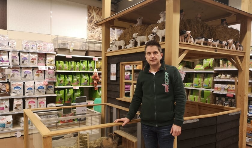 Patrick Ebbers bij het dierenverblijf De Hooibergh. Foto: PR