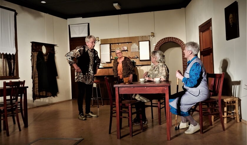 Een scene uit het toneelspel. Foto: J. Hiddink