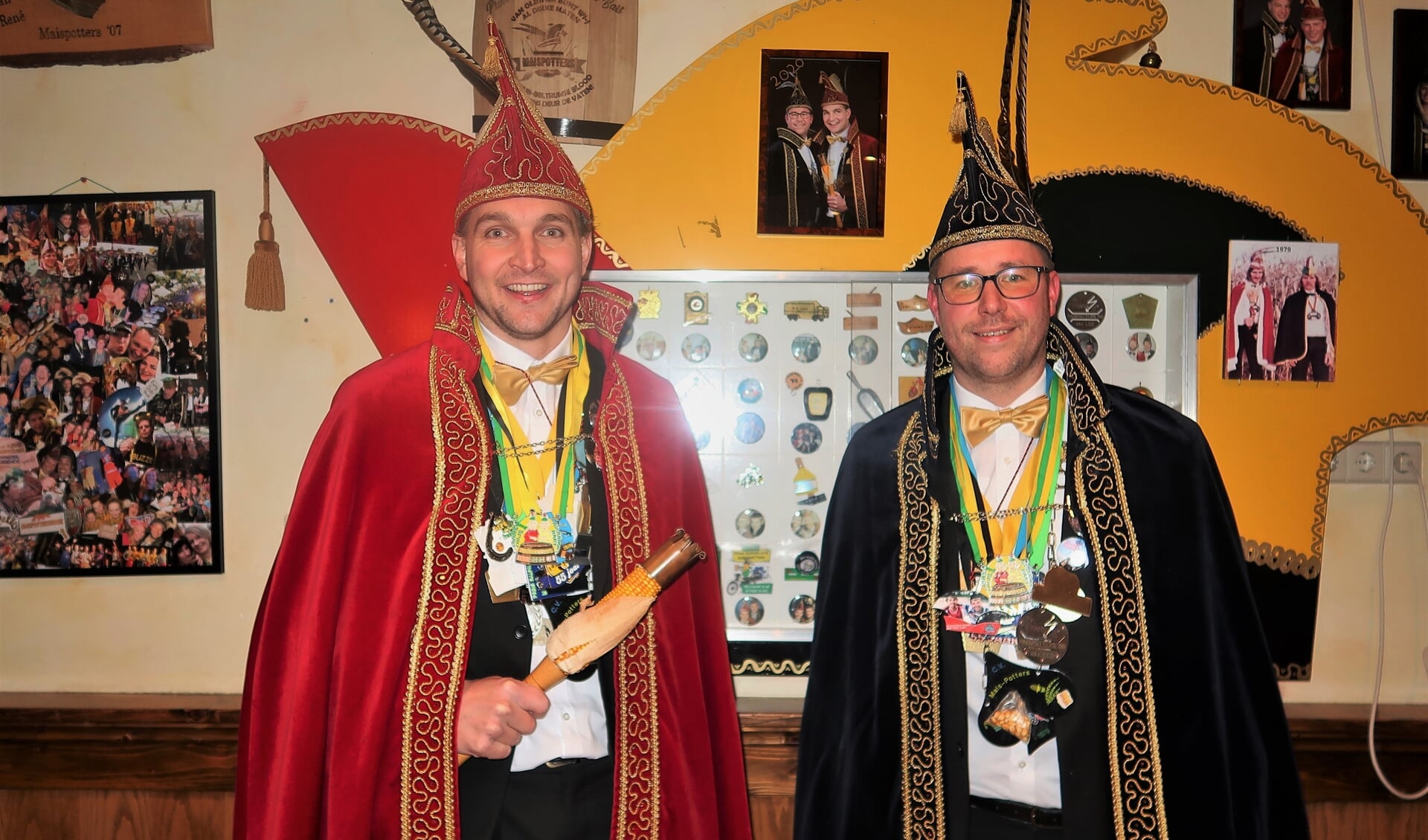 Prins Thijs Luttikhold (links) en adjudant Bart ten Have (rechts) van CV De Maïspotters uit Voor-Beltrum. Foto: Theo Huijskes  