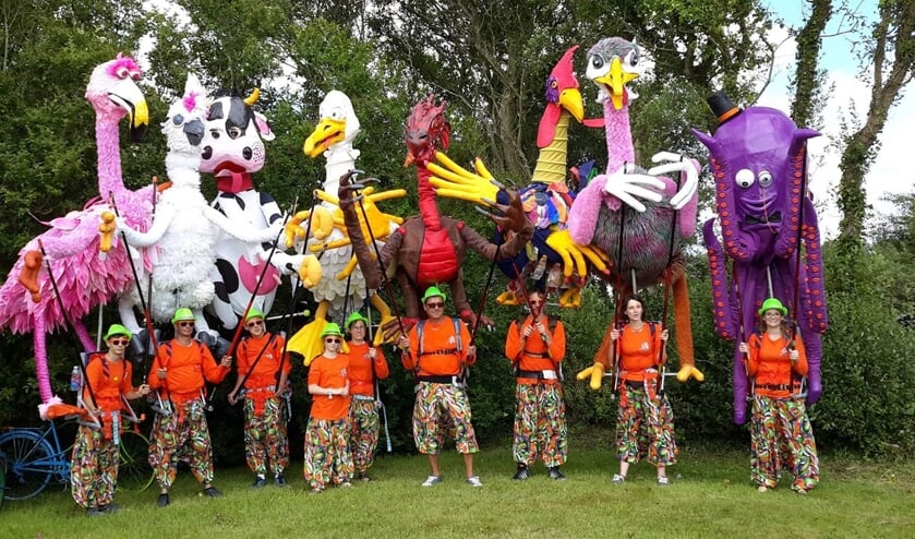 Les Marionnettes Geantes komt met twee reuze-marionetten naar Groenlo.
