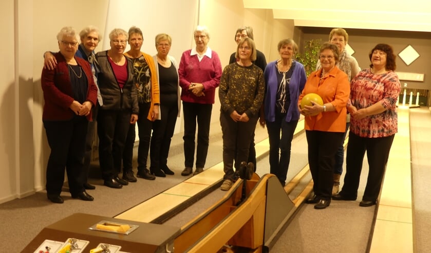De jubilerende club (Diny Vliem en Rikie Oudenampsen ontbreken op de foto). Foto: PR