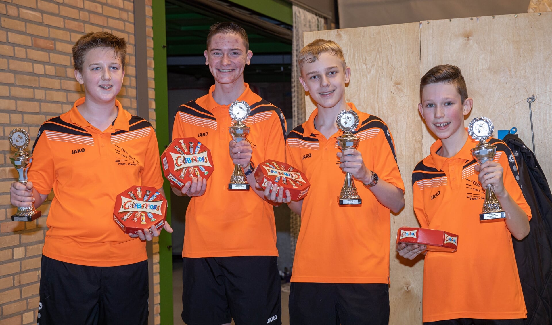 Bronckhorster badmintonkampioenen Stef Weijers, Kai Nieuwenhuis, Eldo de Kraker en Max Reering. Foto: Fam. Nieuwenhuis