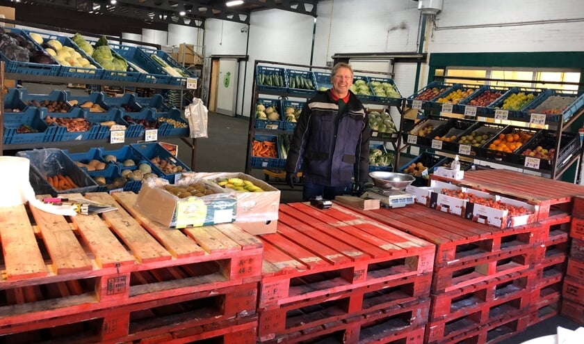 Koos Prins richtte een winkel in op het industrieterrein. Foto: R. Westera