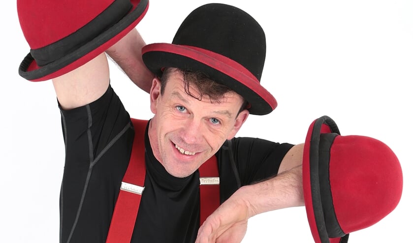 Remco Roelofs uit Eefde alias clown en jongleur OkiDoki. Eigen foto