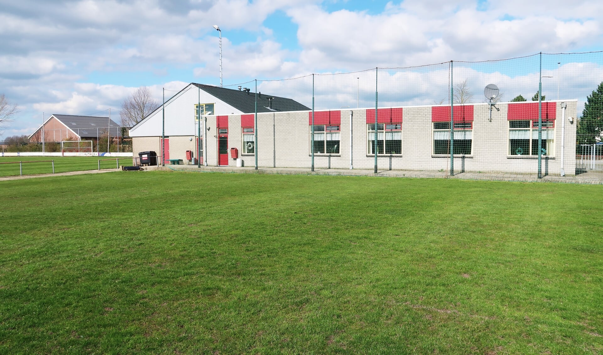 Het sportpark Het Wilgenpark van S.V. Grolse Boys, dat met ingang van 1 augustus niet meer in de huidige functie zal bestaan. Foto: Theo Huijskes