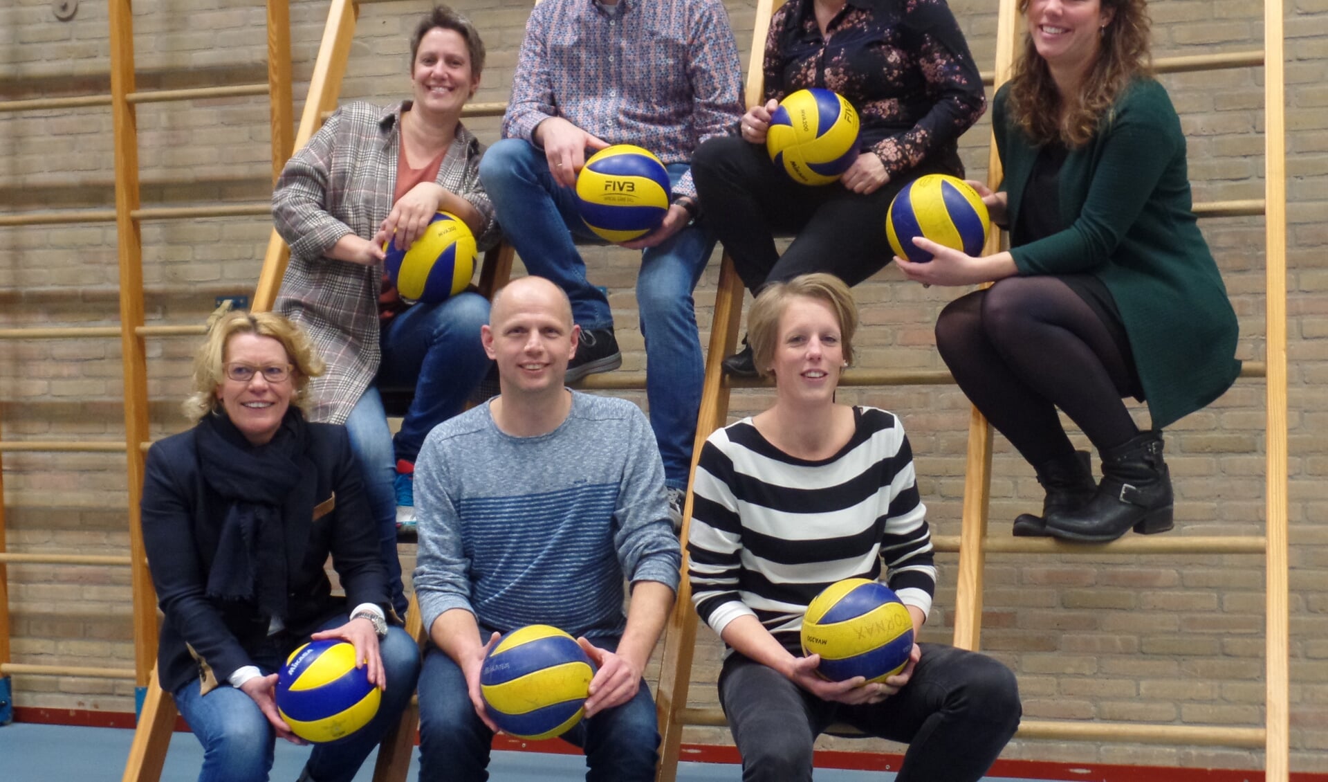 De jubileumcommissie van de 50-jarige volleybalvereniging Tornax. Foto: Jan Hendriksen. 